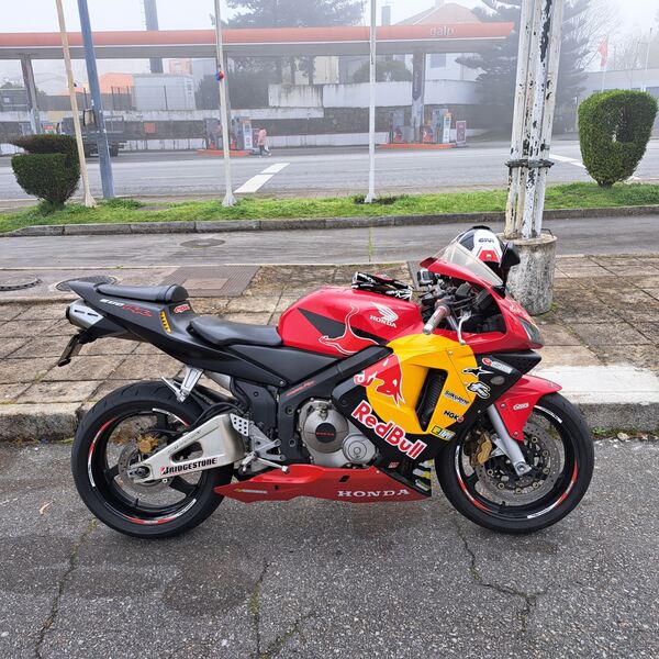 Honda cbr 600rr . Motos