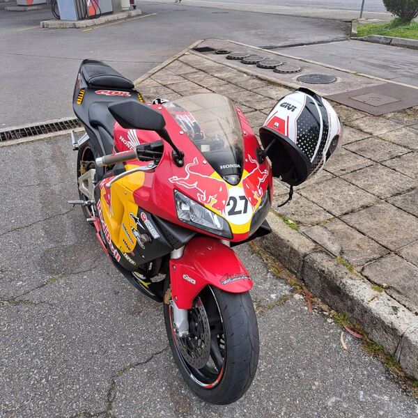 Honda cbr 600rr . Motos