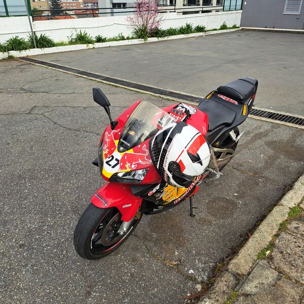 Honda cbr 600rr . Motos