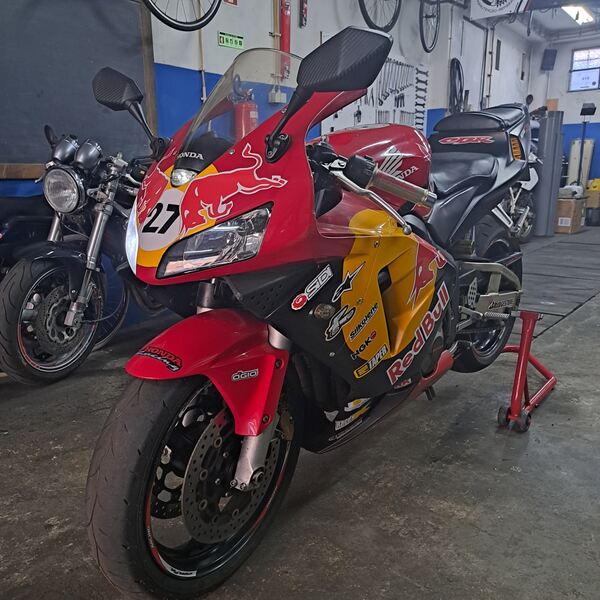 Honda cbr 600rr . Motos