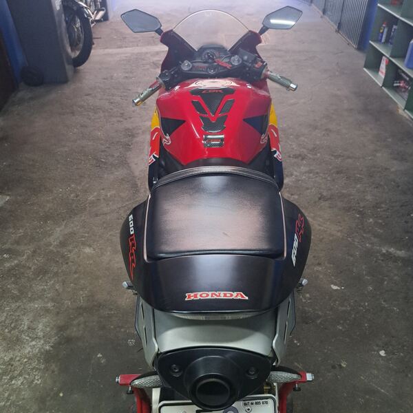 Honda cbr 600rr . Motos