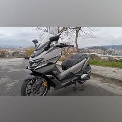 Daelim XQ 1 GT Premium 125. Motos. Braga. 2021   6.160 km Scooters  13 cc