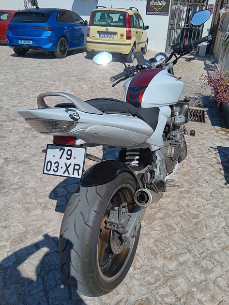 Honda Hornet 600. Motos