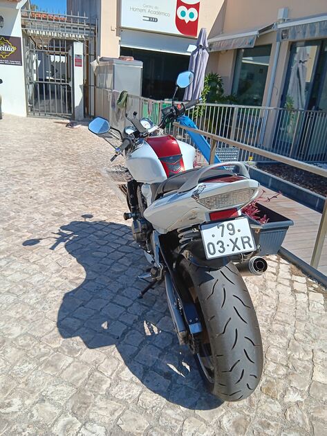 Honda Hornet 600. Motos