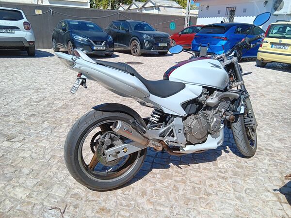 Honda Hornet 600. Motos
