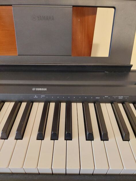 PIANO DIGITAL YAMAHA P-45 B PRETO 88 TECLAS. Pianos e Teclados