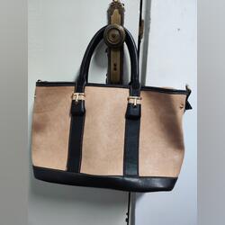 Linda Bolsa tote bege e preta. Malas e mochilas escolares