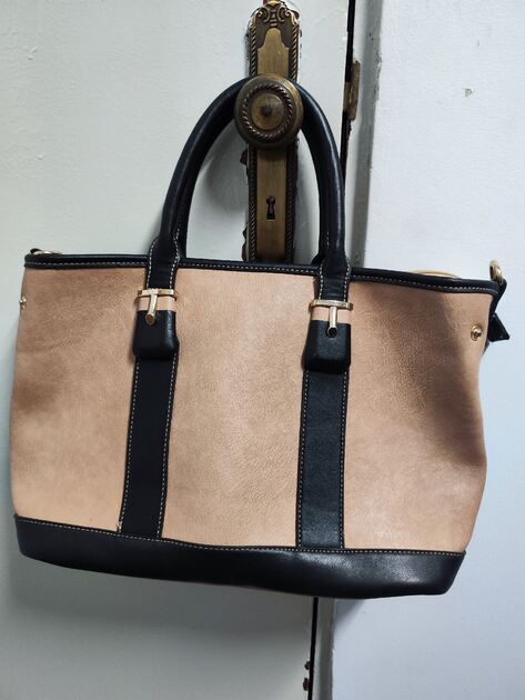 Linda Bolsa tote bege e preta. Malas e mochilas escolares