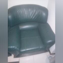Vendo sofás em pele usados em bom estado. Sofás e Poltronas