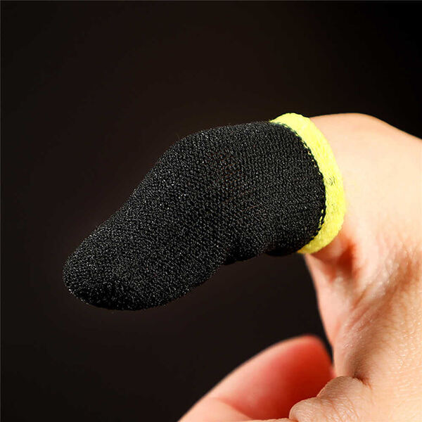 Luvas de jogo de 18 pinos preto / amarelo. Acessórios