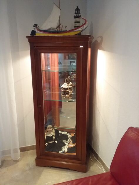 Vitrina. Armários