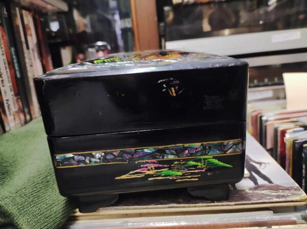 vendo caixa de música com bailarina. Outros Arte e Decoração