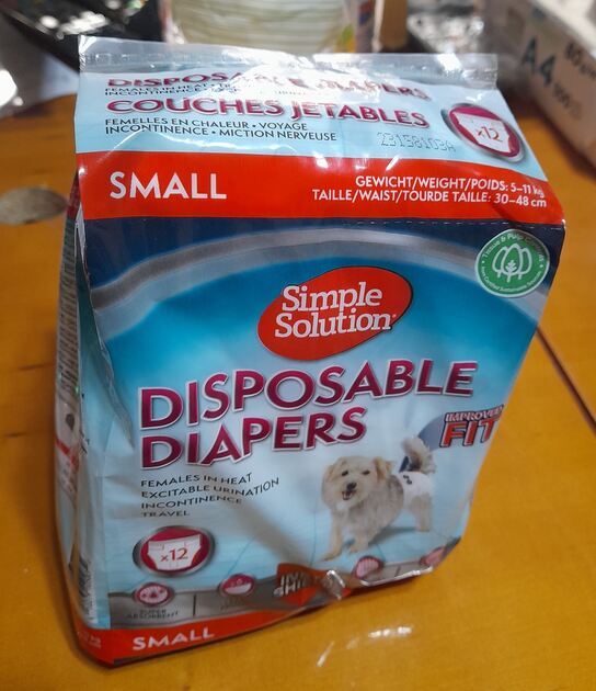 Fraldas descartáveis para cadelinhas. Acessórios para animais