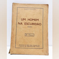 Livro - Um Homem na Escuridão. Livros