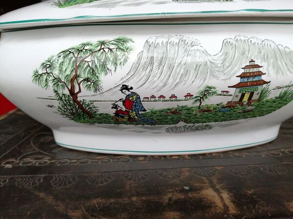 tarrina antiga , faiança Capoa Aradas. Outros