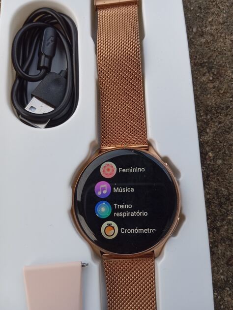 Smartwatch Modelo G35 Dourado . Smartwatches