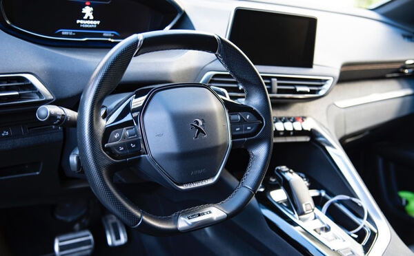 Peugeot 5008 1.5 BlueHDi GT Line EAT8. Carros