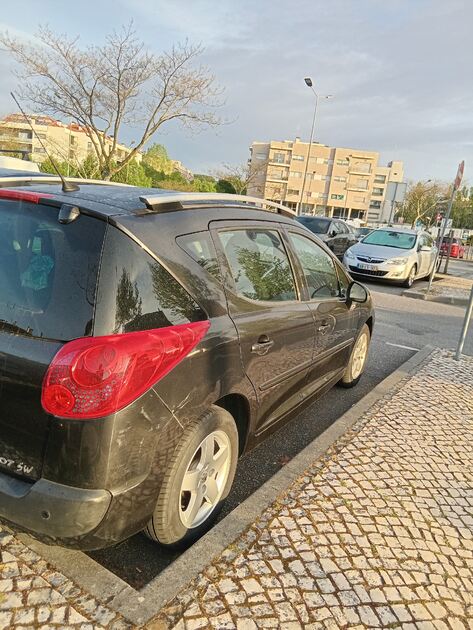 Vende se Peugeot 207 sw . Carros