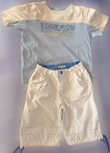 T-Shirt de Criança Unissexo, Azul e Creme, como No. Camisas e T-shirts