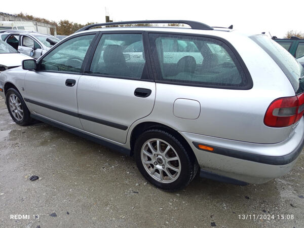 Para peças Volvo V40 1.6I ano 2000. Carros para Peças