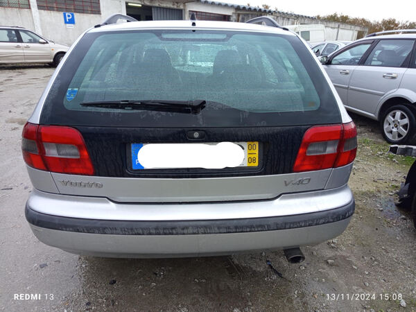 Para peças Volvo V40 1.6I ano 2000. Carros para Peças
