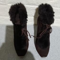 Vendo Botas Excelente estado . Botas e botins
