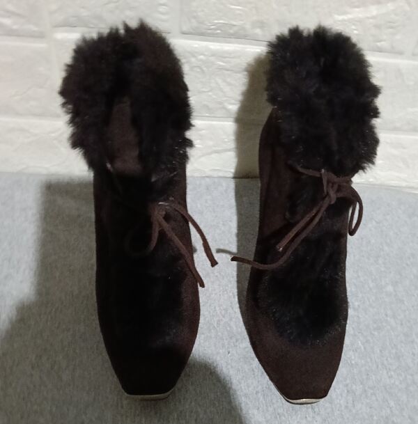 Vendo Botas Excelente estado . Botas e botins