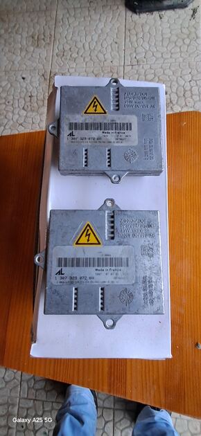 2 balastrosdo mercedes 220CDI. Carros