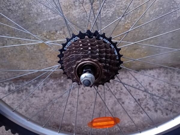 rodas QUANDO completas novas . Bicicletas