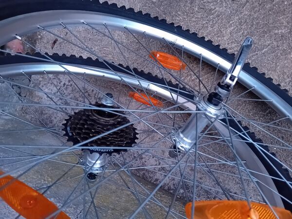 rodas QUANDO completas novas . Bicicletas