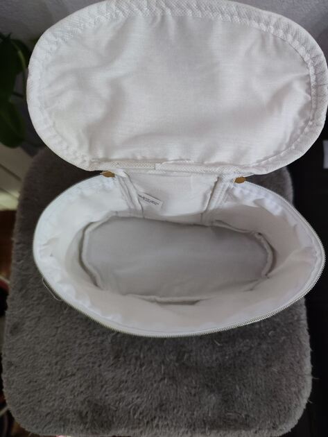 Vendo Nécessaire bege com brilho da Yves Rocher . Outros (Saúde e beleza)