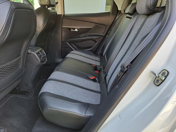 Peugeot  3008 SUV 1.5 HDI  Allure. Carros