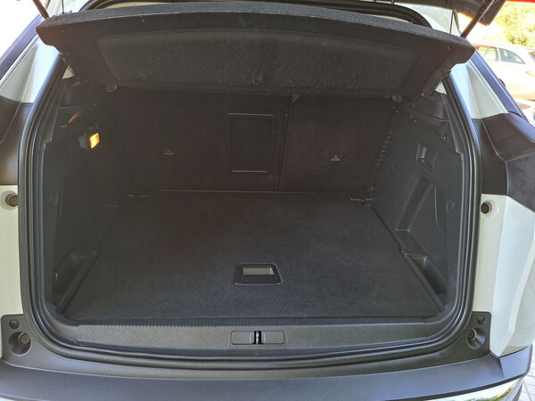 Peugeot  3008 SUV 1.5 HDI  Allure. Carros