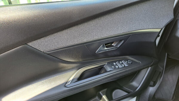 Peugeot  3008 SUV 1.5 HDI  Allure. Carros