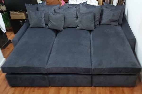 Vendo Sofá Sala de Cinema. Sofás e Poltronas