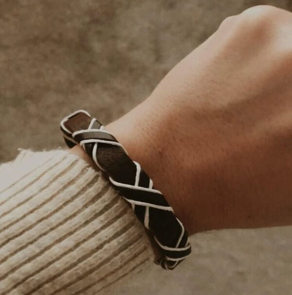 Pulseira em Couro Vegan. Pulseiras