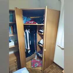 Vendo Roupeiro de Canto . Conjuntos de móveis para quarto