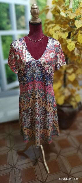 Vestidos curtos áh 5€ cada. Vestidos
