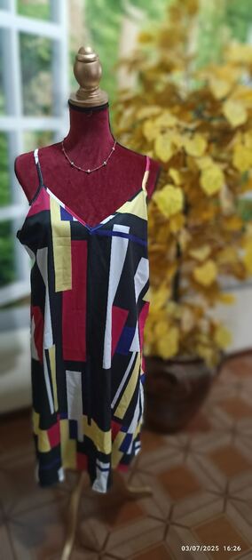 Vestidos curtos áh 5€ cada. Vestidos