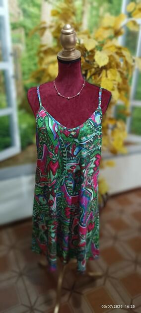 Vestidos curtos áh 5€ cada. Vestidos