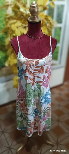 Vestidos curtos áh 5€ cada. Vestidos