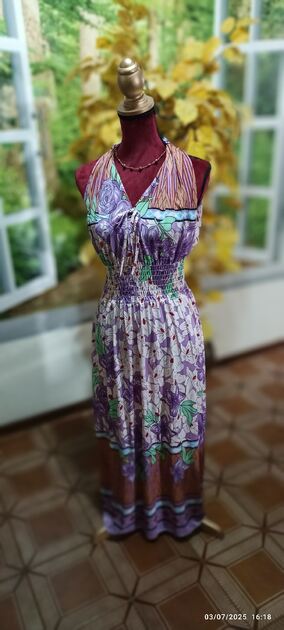 Vestidos curtos áh 5€ cada. Vestidos