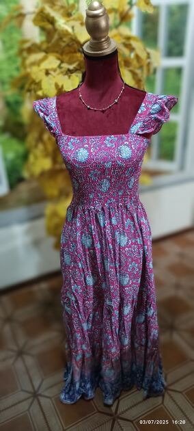 Vestidos curtos áh 5€ cada. Vestidos