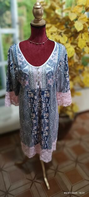 Vestidos curtos áh 5€ cada. Vestidos