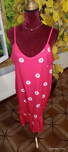 Vestidos curtos áh 5€ cada. Vestidos
