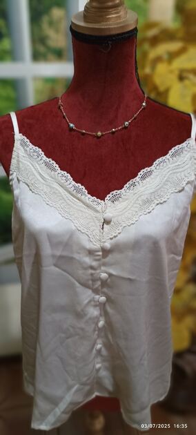 Vestidos curtos áh 5€ cada. Vestidos