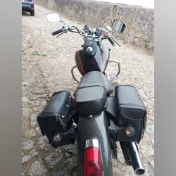 Vendo . Motos. Viana do Castelo. 2018  Daelim 13.000 km Chopper Gasolina sem chumbo Escape duplo Com alforges