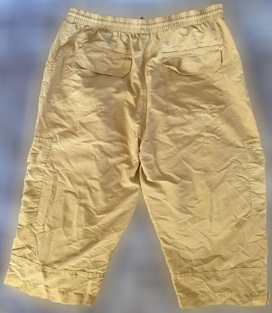 Bermudas de Adulto Unissexo Bege. Calções