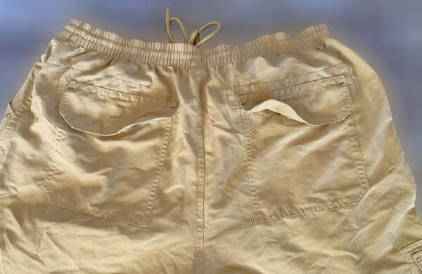 Bermudas de Adulto Unissexo Bege. Calções