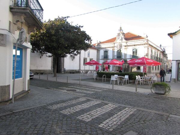 Loja no centro de Esposende (2581). Estabelecimentos para arrendar